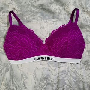 Victoria’s Secret Lined No-Wire Bra, Magenta. 38C